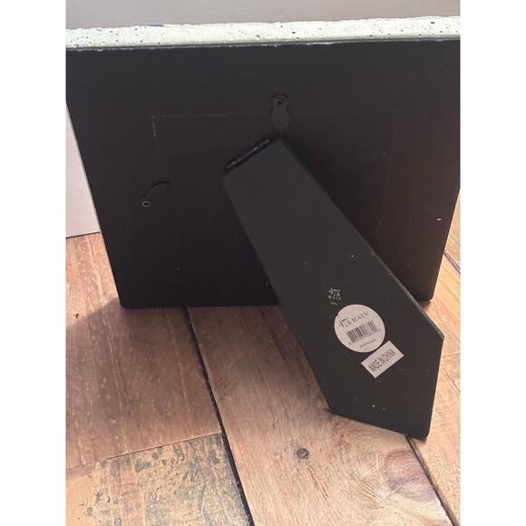 Painted Cement Handcrafted vintage look Photo Frame Picture Holder
4x4 photo - Picture 4 of 8